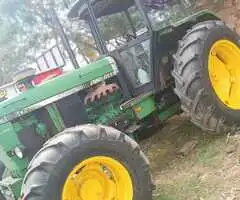 Tel 73976078 Vendo tractor John Deere 3650 120 HP 4x4 con póliza en 24300 dólares charlable