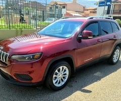 Vagoneta Jeep Cherokee año 2020 - 5