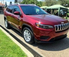 Vagoneta Jeep Cherokee año 2020 - 6