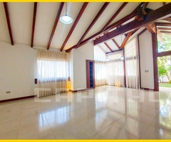 Casa en venta zona norte en el Barrio Equipetrol - 2