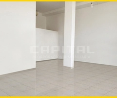 Local comercial sobre avenida en alquiler zona oeste en condominio - 3