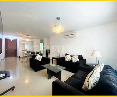 Moderno y amplio departamento amoblado en alquiler, Santa Cruz - 2