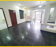 ALQUILO OFICINAS SOBRE AVENIDA TRINIDAD – DENTRO DEL SEGUNDO ANILLO - 7