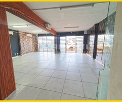 LOCAL COMERCIAL EN ALQUILER SOBRE 3ER ANILLO Y RADIAL 26 - 8