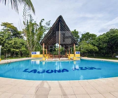 CASA EN VENTA EN CONDOMINIO LAGUNA AZUL CON MUCHA VEGETACION - 10