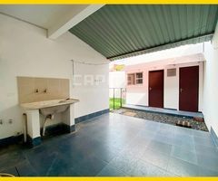 AMPLIA CASA EN ALQUILER EN CONDOMINIO ZONA OESTE - 2