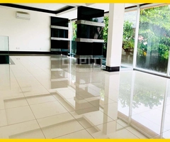 LOCAL COMERCIAL EN ALQUILER - EN EDIFICIO EXCLUSIVO EN EQUIPETROL - 7