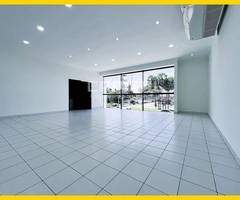 Galpones y oficinas en alquiler zona norte sobre Av Banzer - 8