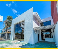 SOBRE AV BANZER INMUEBLE COMERCIAL CON SHOWROOM, OFICINAS, ALMACÉN Y  DEPÓSITOS ????????️ - 4