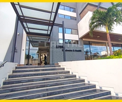 Venta de Oficina – Piso Completo en Edificio Business & Health, Av. Beni - 2