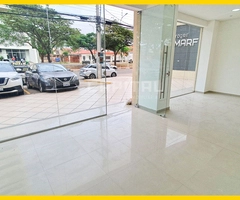 SOBRE AVENIDA ALEMANA  LOCAL EN ALQUILER CON AMPLIA VIDRIERA - 5