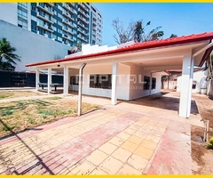 CASA DE UNA PLANTA EN ALQUILER SOBRE AVENIDA ALEMANA, AMPLIO TERRENO MAXIMA EXPOSICION - 2