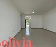 CASA EN VENTA CON AMPLIO JARDIN EN ZONA NORTE