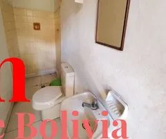 CENTRICA CASA EN VENTA IDEAL PARA RESIDENCIAL, HOSTAL O VIVIENDA - 6