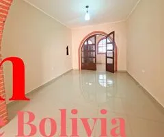 CASA EN VENTA – CALLE LAS TAPERAS, ZONA ESTE - 11