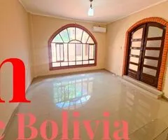 CASA EN VENTA – CALLE LAS TAPERAS, ZONA ESTE - 12