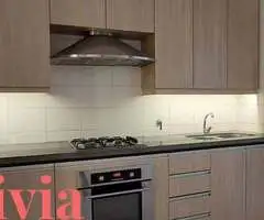 CASA EN VENTA! Hermosa casa de una sola planta En condominio 4to anillo - 6
