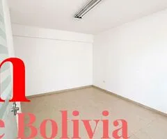 ???? ¡GALPÓN DE 800 M2 CON OFICINAS EN ALQUILER SOBRE AV. BANZER KM 10! - 11