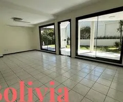 BARRIO URBARI – AMPLIA CASA EN ALQUILER